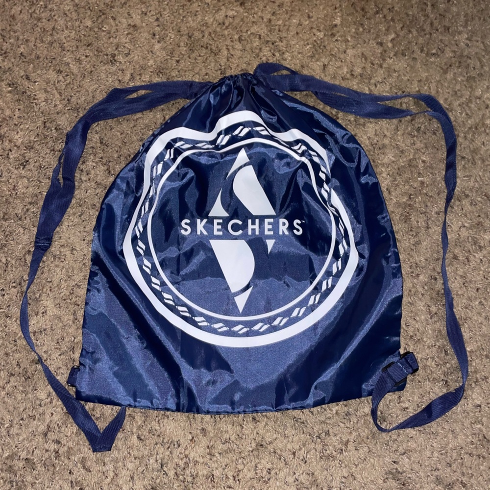 Sketchers pull string backpack
